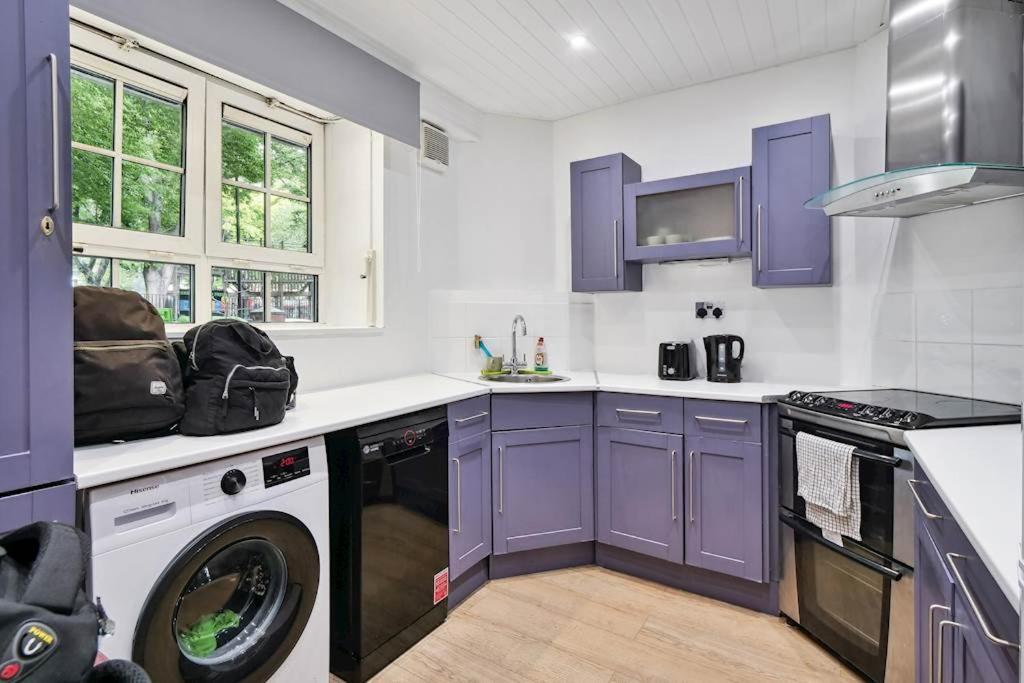 Aplacetostay Apartment, Waterloo Homestay